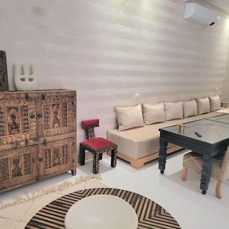 Riad Isahiac Avec Piscine En Exclusivite Marrakesh Exteriör bild