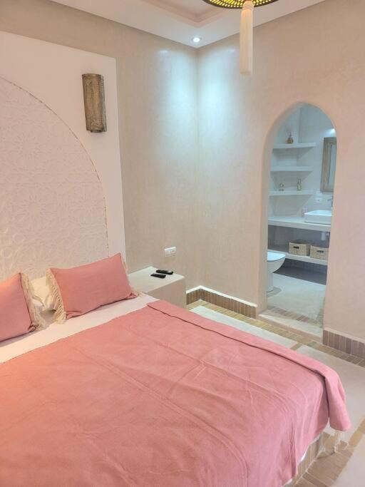 Riad Isahiac Avec Piscine En Exclusivite Marrakesh Exteriör bild