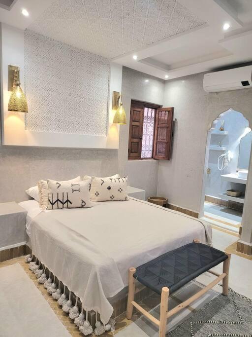Riad Isahiac Avec Piscine En Exclusivite Marrakesh Exteriör bild