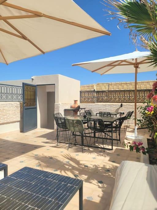 Riad Isahiac Avec Piscine En Exclusivite Marrakesh Exteriör bild