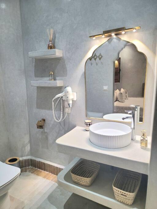 Riad Isahiac Avec Piscine En Exclusivite Marrakesh Exteriör bild